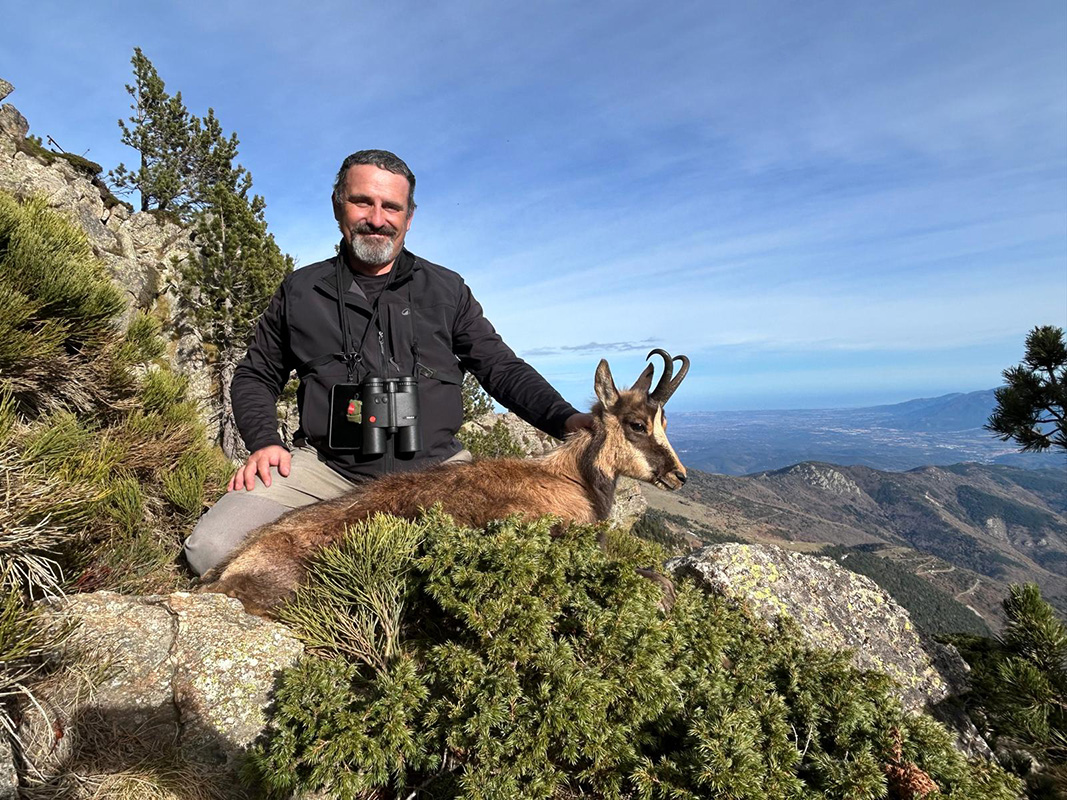 2025 Pyrenees in the background it is the sea